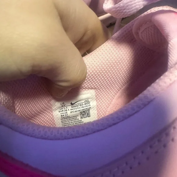Nike Dunk Low  Light Pink Low-Top Sneakers with Hot Pink Swoosh 6 YOUTH - Picture 3 of 4